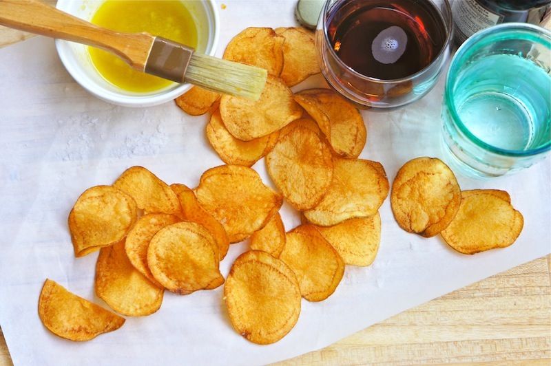 Картофельные чипсы в духовке в домашних условиях рецепт с фото пошагово в духовке