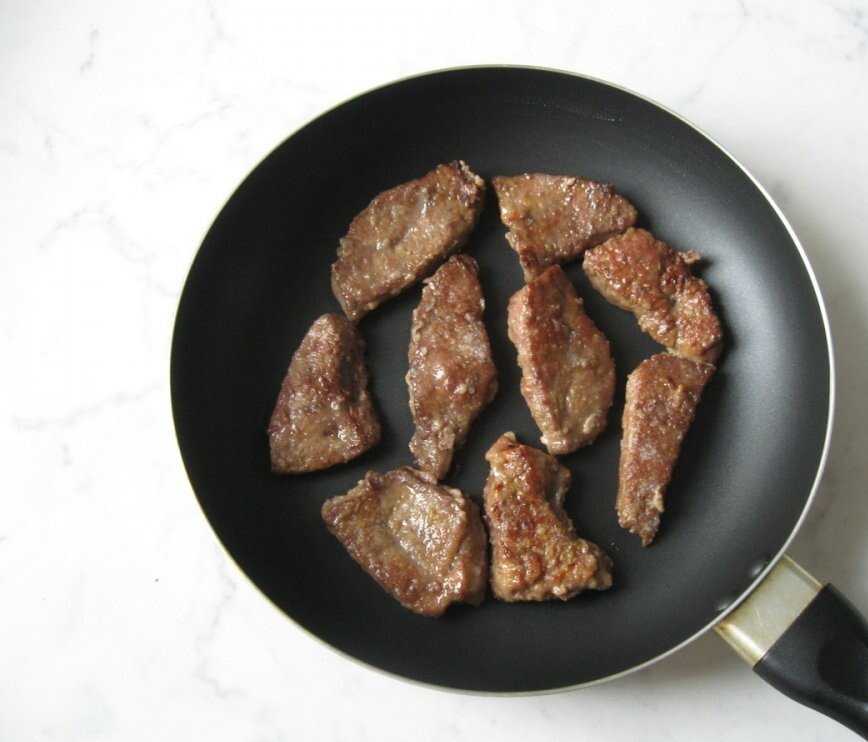 Печень говяжья в кляре жареная на сковороде рецепт с фото