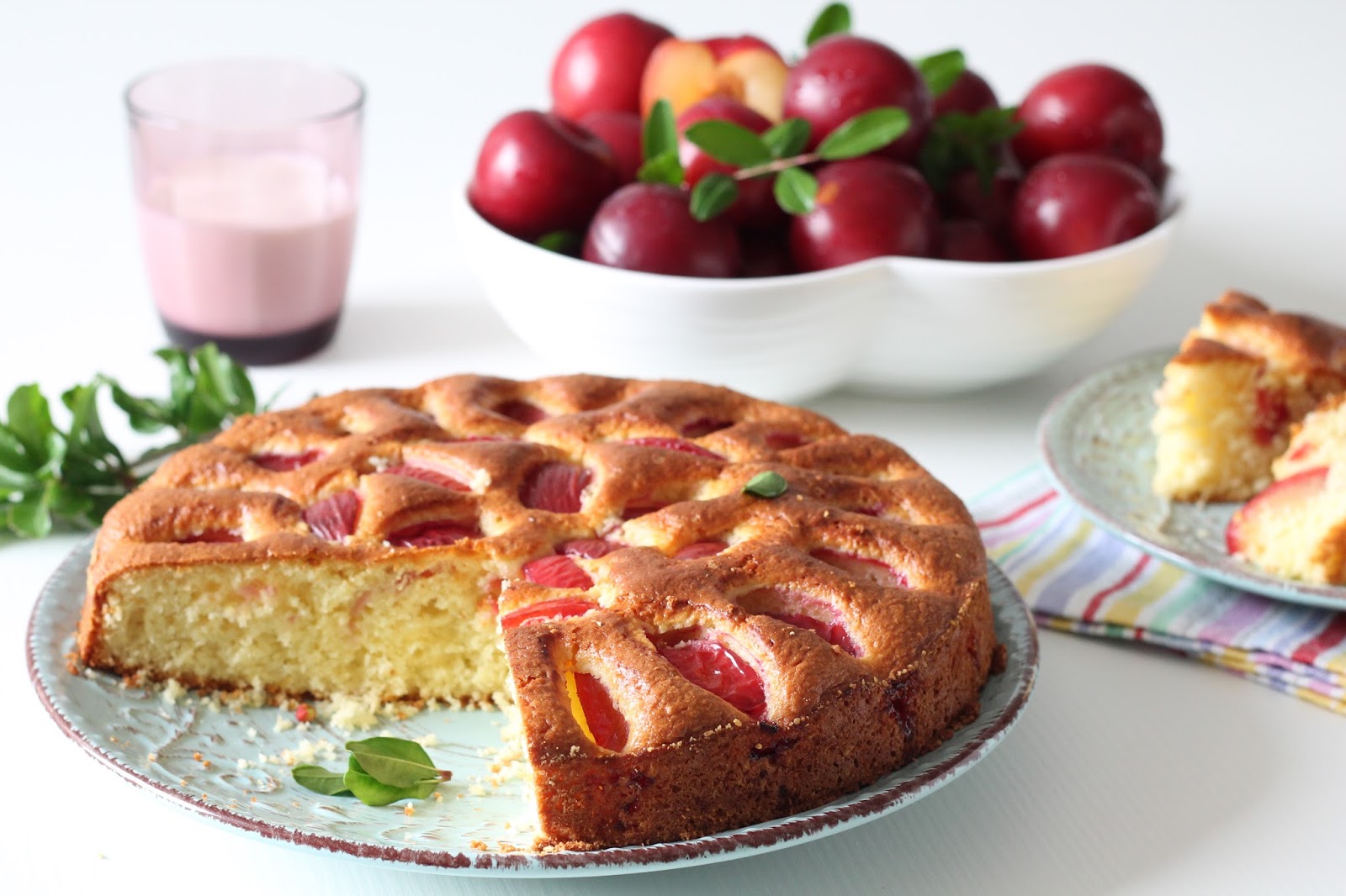 Песочное тесто для пирога с яблоками и сливами