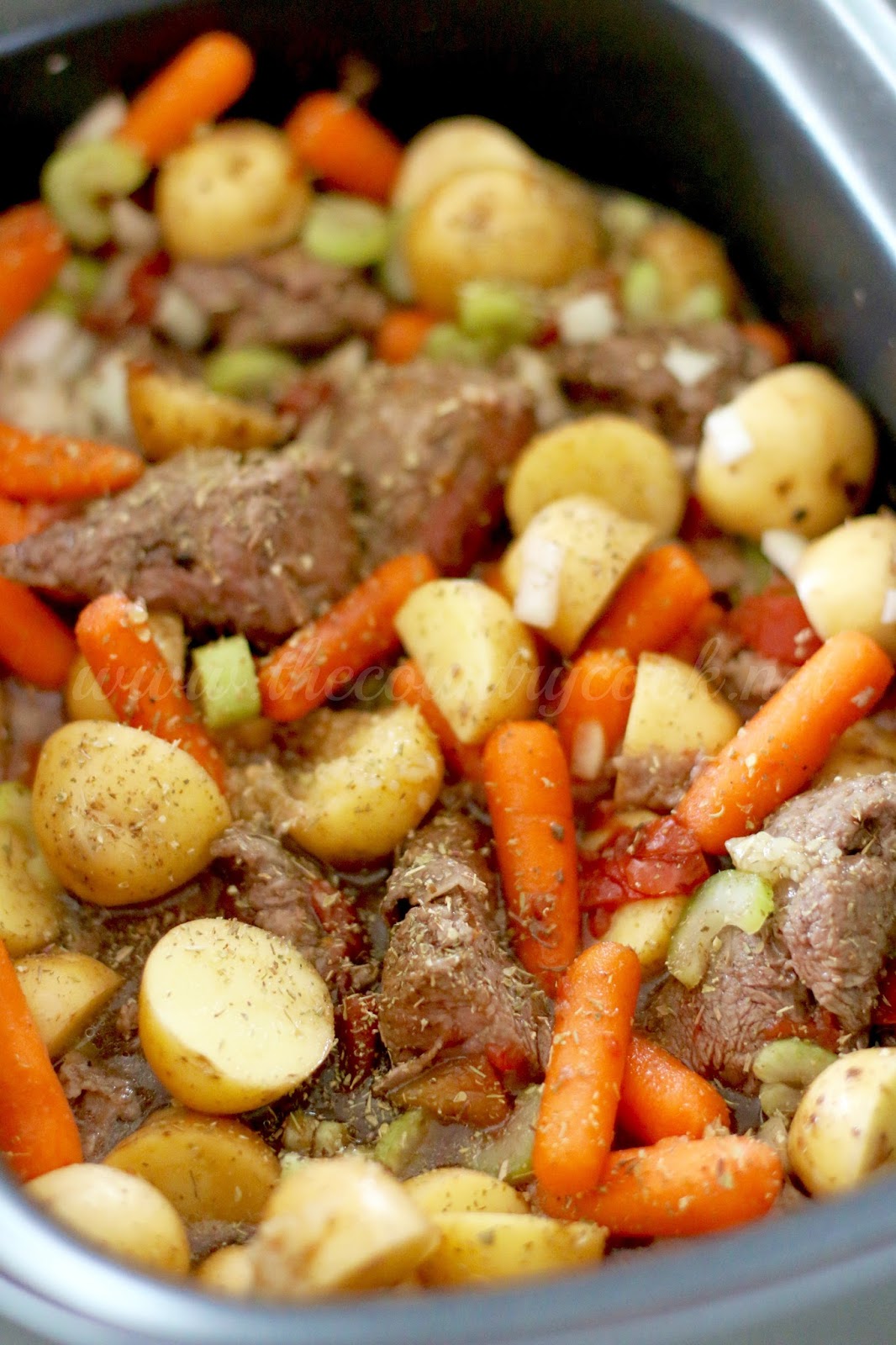 Мясо морковь картошка рецепт. Вкусный ужин. Картошка с мясом и овощами. Тушеная картошка с овощами. Ужин из мяса и картошки.