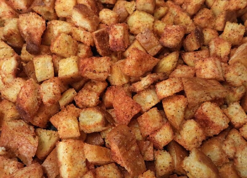 сухарики в духовке с чесноком и маслом