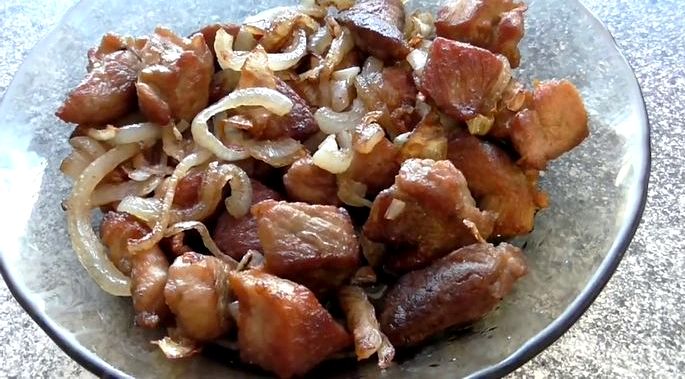 Как жарить свинину на сковороде кусочками Советы по приготовлению     
    
      Самое