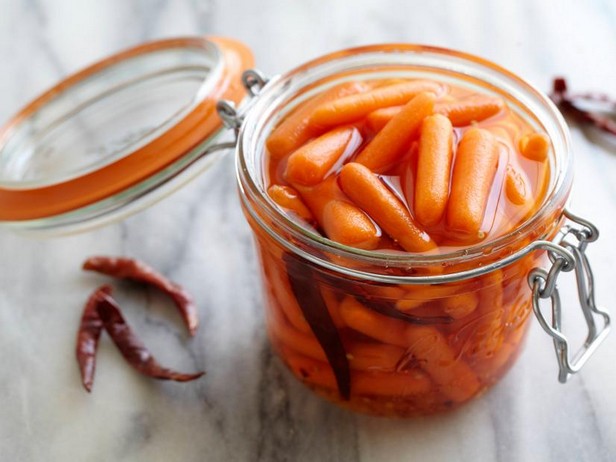 Фото Острая маринованная морковь