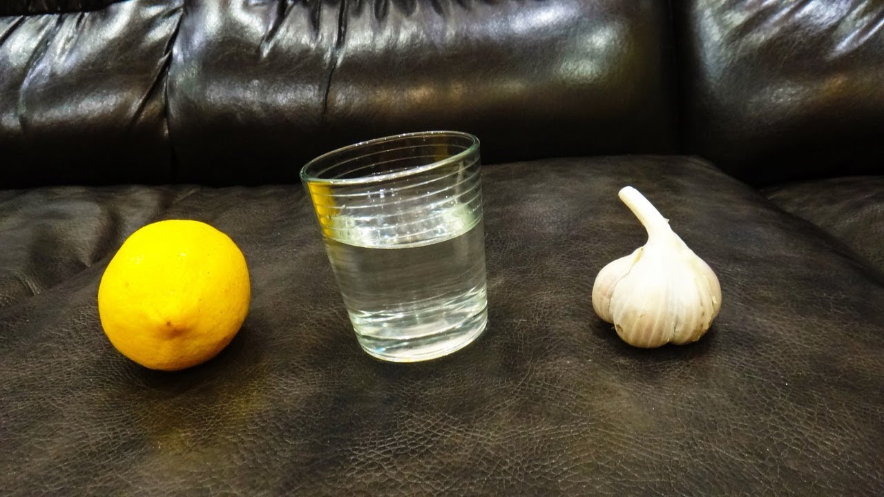 Чеснок стакан воды. Лимон чеснок. Вода с лимоном и чесноком. Лимон имбирь чеснок вода. Мед лимон чеснок.