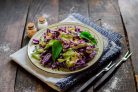 Салат с красной капустой и кукурузой