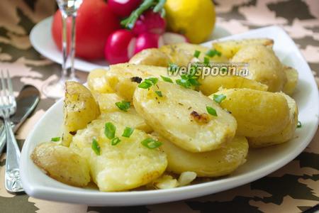 Фото рецепта Молодая картошка, тушёная в бульоне и специях