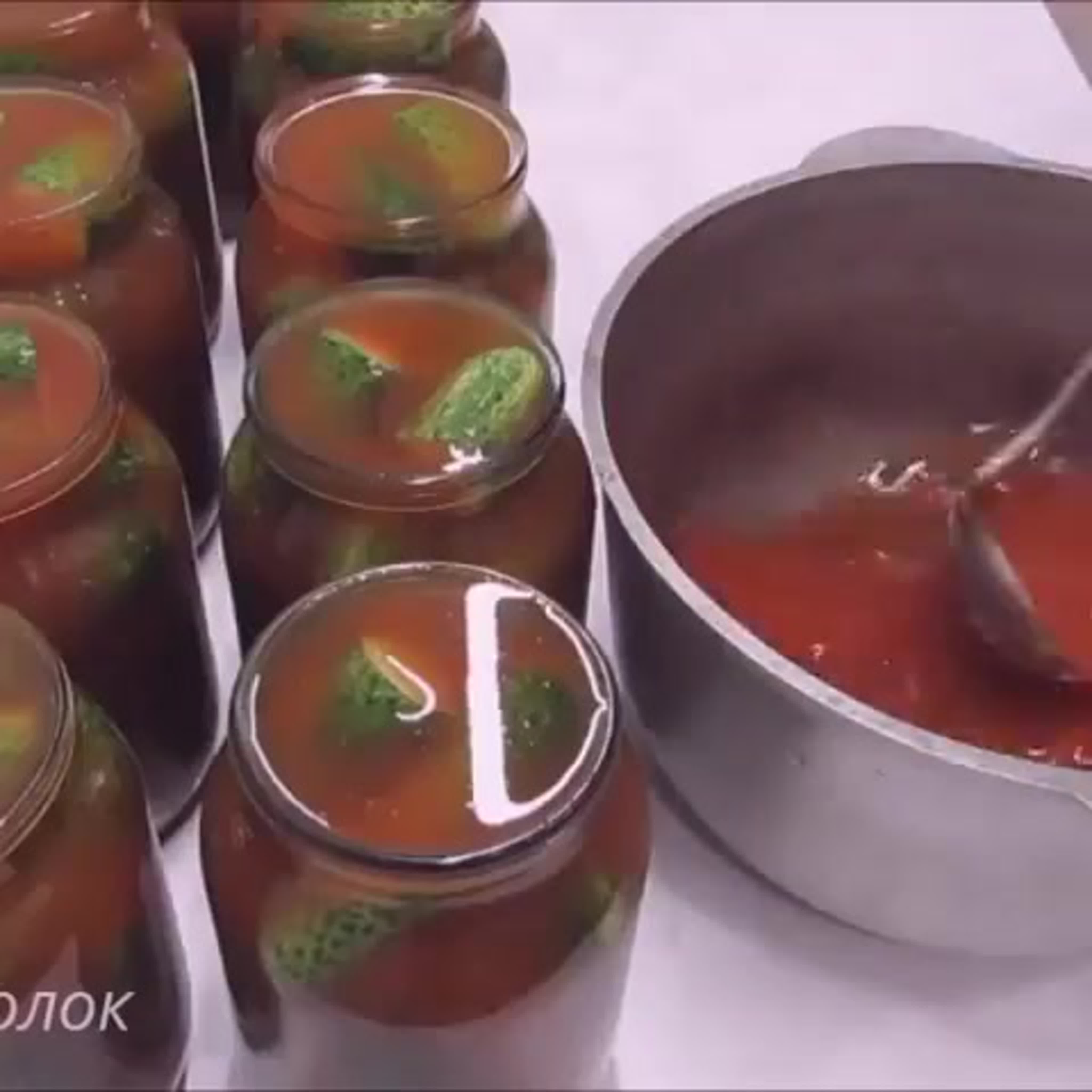 Огурцы в томатном кетчупе Чили