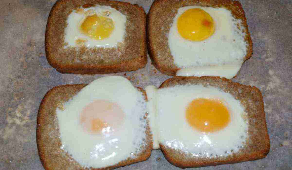 Гренки сколько яиц. Яичница в хлебе. Гренки с яйцом. Жареный хлеб с яйцом. Глазунья в хлебе.