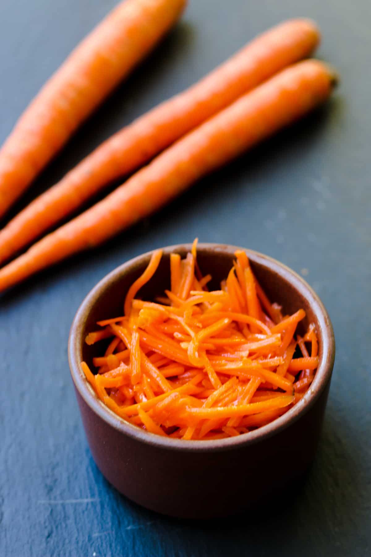 Морковь в соленой воде. Морковь. Крупная морковь. Закуска морковка. Соленая морковь.